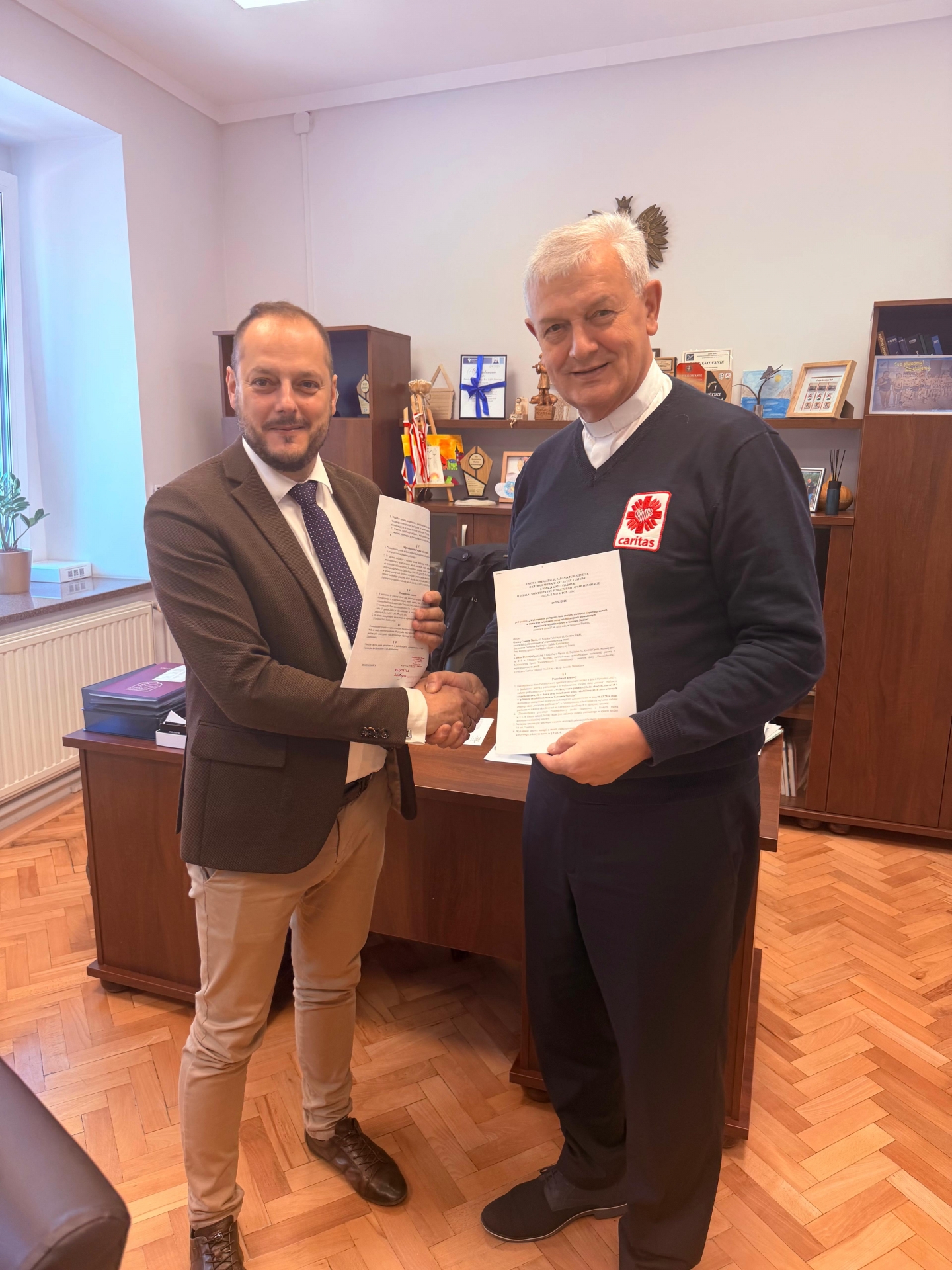Zdjęcie do artykułu:  Podpisanie umowy z Caritasem